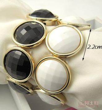 【玖萱饰品知性淑女款大宝石亚克力手链崖柏手串义乌小饰品批发厂家直销D010】义乌市玖萱电子商务商行 - 产品库