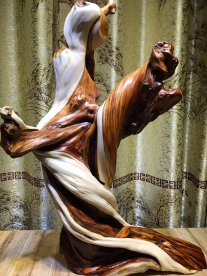 崖柏弥勒佛木雕 纯手工木制工艺品的魅力