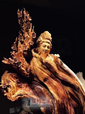 三分雕琢七分天然的崖柏作品《踏雪寻梅》