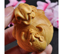 太行崖柏手把件 自然造化与人文雅趣的完美融合